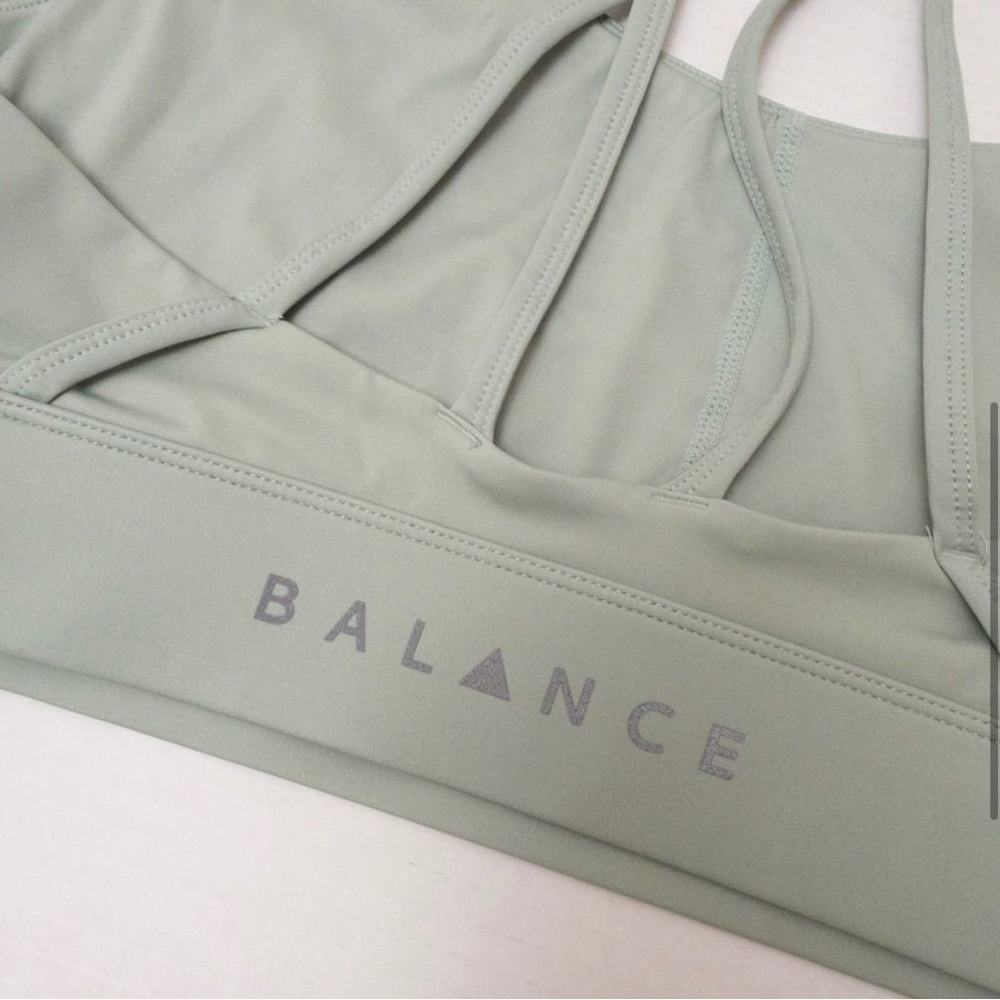 Balance athletica/ vitality quest sports bra size large